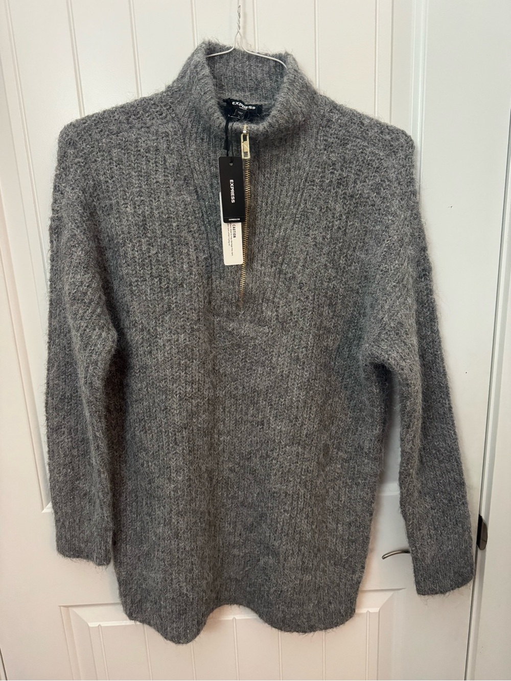 NWT Express London Gray Fuzzy Half Zip Sweater XS | Cozy Mock Neck Pullover -F - Picture 1 of 5